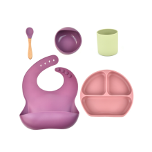 Yuming Factory Food Grade BPA Free Divided Kids Feeding Set Baby Silicone Suction Plate